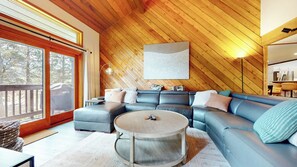 Smart TV y chimenea 