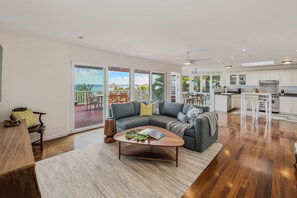 Smart TV - Koohoo Place - Lanikai, Oahu. From here, you can see forever!  NEW LISTING. (Kailua)