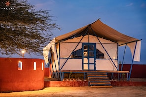 8 Bed Mixed Dorm with a porch (Tent) | Free WiFi - Zostel Sam Desert (Jaisalmer) (Jaisalmer)