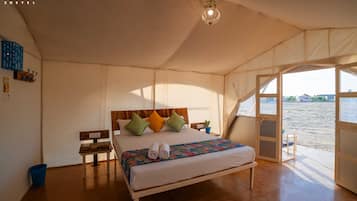 Deluxe Tent with a porch