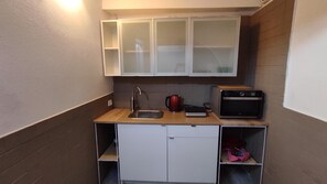 Fridge, microwave, stovetop, electric kettle