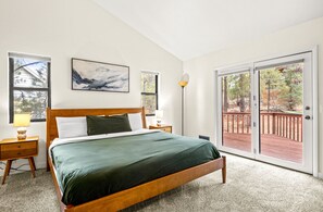 3 bedrooms, desk, iron/ironing board, free WiFi