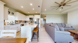 Televisión y oficina 