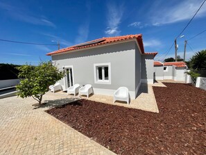 Terrace/patio - New Beach House near main street close PraiaGrande (Sintra)