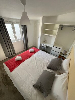 4 Schlafzimmer, Bügeleisen/Bügelbrett, Internetzugang, Bettwäsche