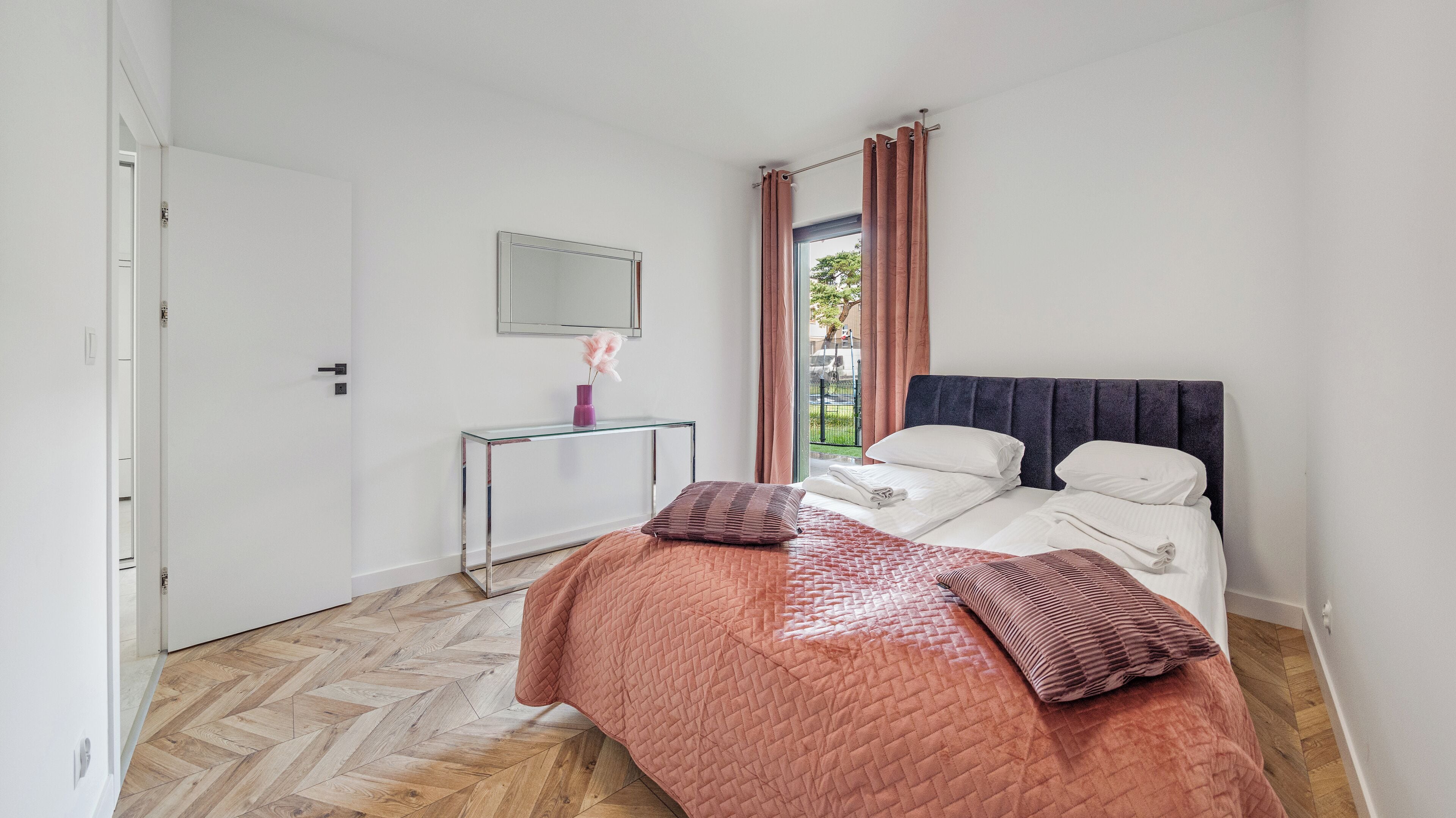 Apartament (6) | Didekorasi berbeda-beda dan dilengkapi dengan perabotan berbeda-beda