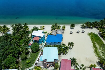 5-Bed, 4-Bath Villa with Private Pool, Sleeps 13