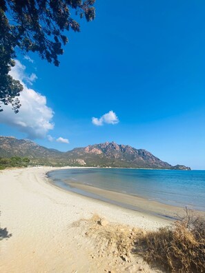 Sun-loungers - Detached villa within walking distance of Foxi and Murdegu beach (Foxi Murdegu)