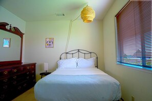 4 chambres, bureau, fer et planche à repasser, accès au Wi-Fi (inclus)