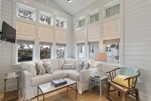 TV - Holiday Availability! Private Pool! Carriage House! 5 Adult Bikes! (Santa Rosa Beach)