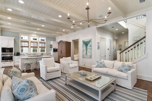 TV - Holiday Availability! Private Pool! Carriage House! 5 Adult Bikes! (Santa Rosa Beach)