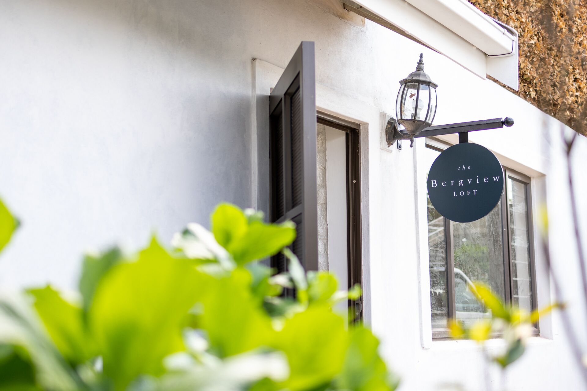 Vista frontal de la propiedad