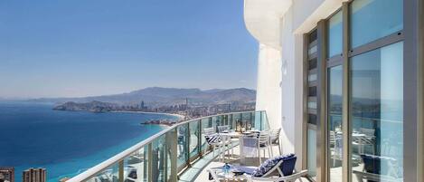 Apartamento Grand, vistas al mar | Terraza o patio