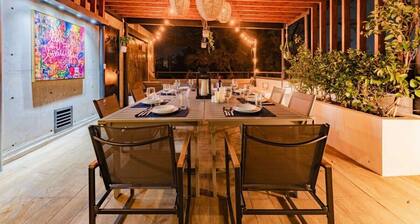 Urban Pad, PH w/Private Rooftop, Walk Everywhere