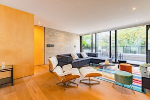 Smart TV, offices