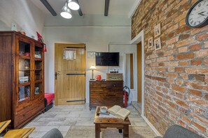 Familienhaus, Mehrere Schlafzimmer, Bergseite (Romantic Haven with Hot Tub) | Innenbereich