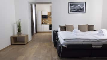 Desk, soundproofing, free WiFi, bed sheets