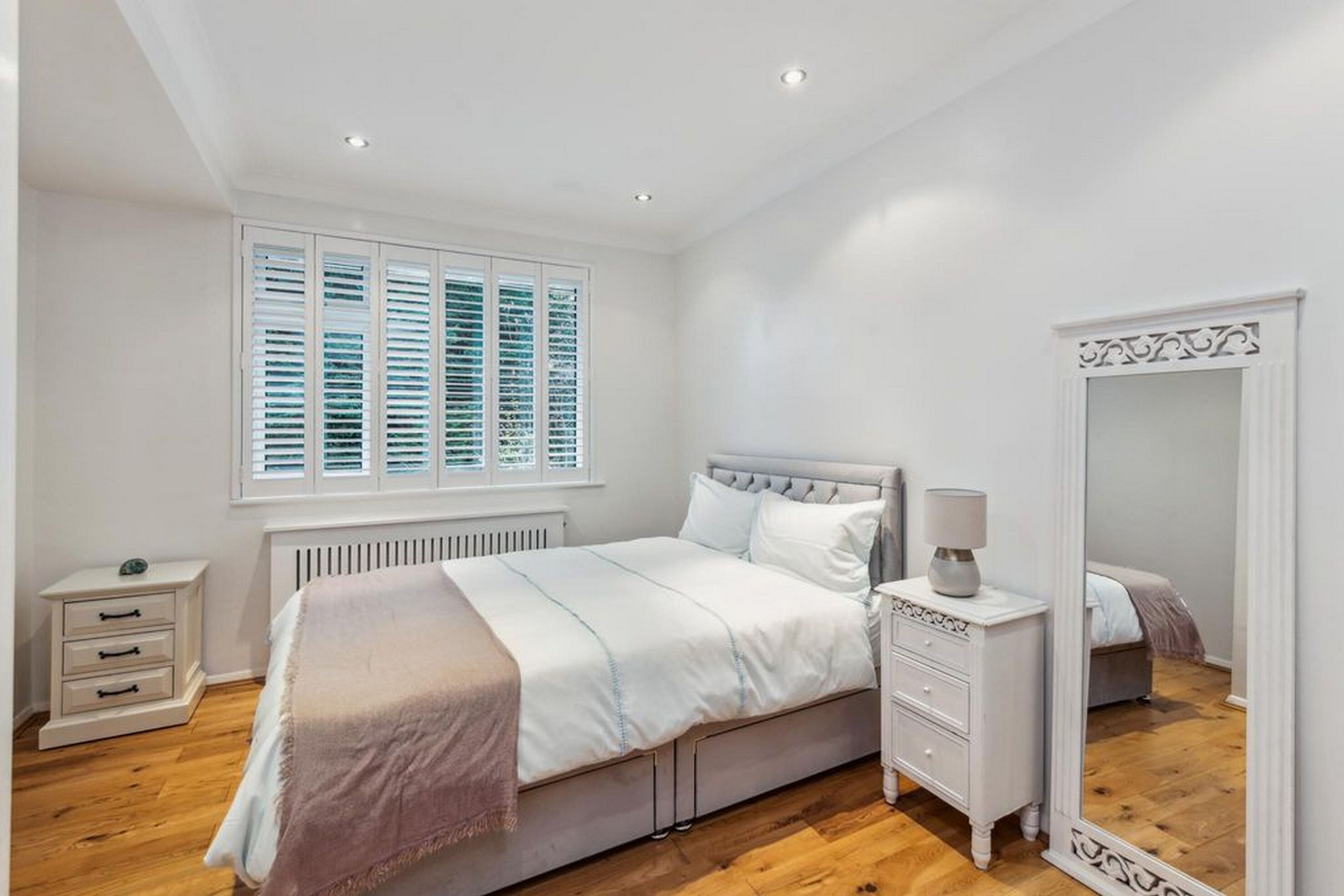 3 slaapkamers, een strijkplank/strijkijzer, wifi, beddengoed