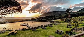 Fuss-Free Family home | Pool & Fireplace