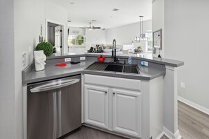 Townhome, 3 Bedrooms | Private kitchen