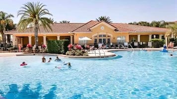 Stadtwohnung, 3 Schlafzimmer | Pool | Außenpool, beheizter Pool