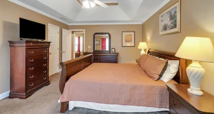 Atlanta Retreat W/ 2-car Garage, Fenced Yard 6 Bedroom Home by RedAwning