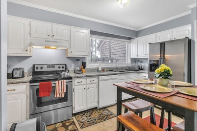 Centrally Located 4br Stonecrest Condo 4 Bedroom Condo by RedAwning