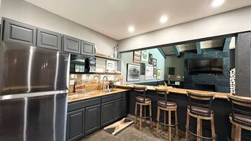 Leilighet, 2 soverom | Eget kjøkken | Kjøleskap, ovn, kaffetrakter/tekoker og brødrister