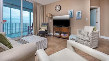 Condo, 2 quartos | Área de estar | DVD player