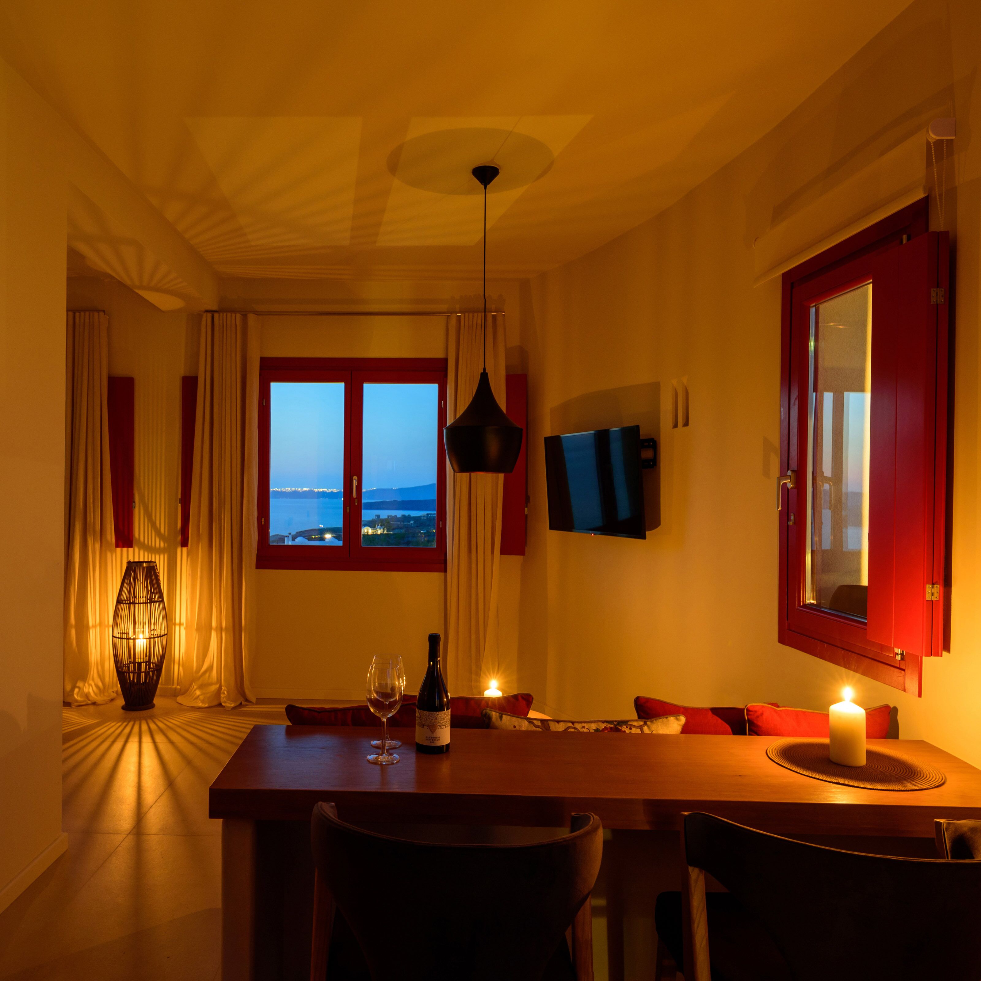 Superb Suite with Private Pool - Hot Tub and Sea View | Essbereich im Zimmer