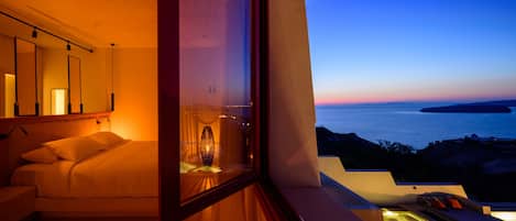 Superb Suite with Private Pool - Hot Tub and Sea View | 1 bedroom, premium bedding, minibar, in-room safe