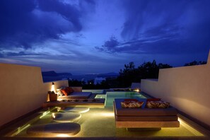 Senior Suite with Private Pool - Hot Tub and Sea View