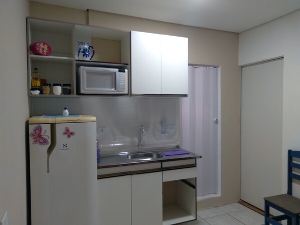 Apartment | Private kitchen | Fridge, microwave, oven, blender - Marcos Morais (Guarulhos)