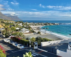 Beach - Clifton YOLO Spaces - Clifton Beachfront Executive Apartment (Cape Town)