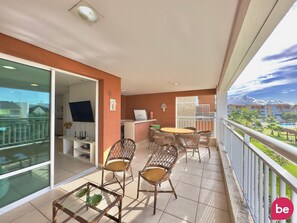 Family Apartment | Outdoor dining