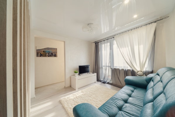 Basic Apartment | Living area