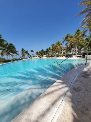 Pool - Condominio Aquamarina (Punta Cana)