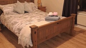 Apartment | 2 bedrooms, iron/ironing board, WiFi (free), bed sheets - Stunning 2-bed Apartment in Carlow Town (Carlow)