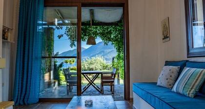 Sea (Thalassa) House