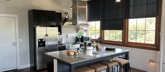 Modern 1 Bedroom Loft Apartment!