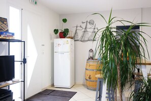 Tischtennisplatte, Fußbodenheizung, Drucker