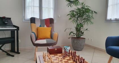 LA MARINA-Center-Parking-StationtoParis