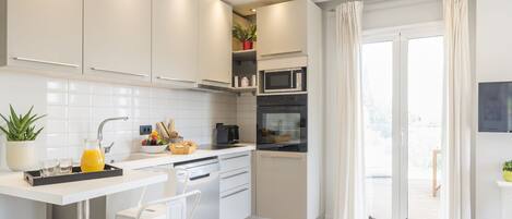 Deluxe Apartment | Private kitchen