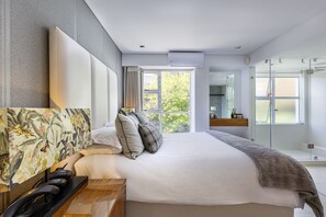 3 bedrooms, iron/ironing board, bed sheets