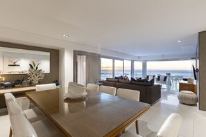 Dining - Clifton YOLO Spaces : Clifton Beachfront Penthouse (Cape Town)