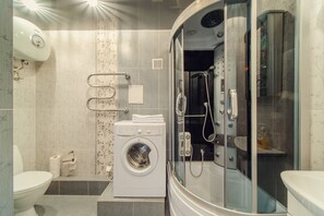 Classic Apartment | Bathroom