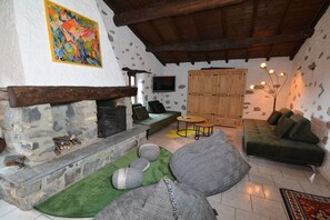 Living area - RUSTIC BELLAVISTA (Caneggio)