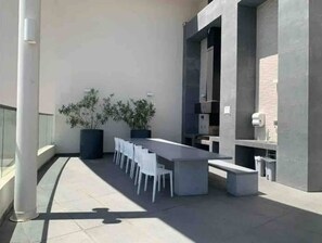 屋外ダイニングエリア