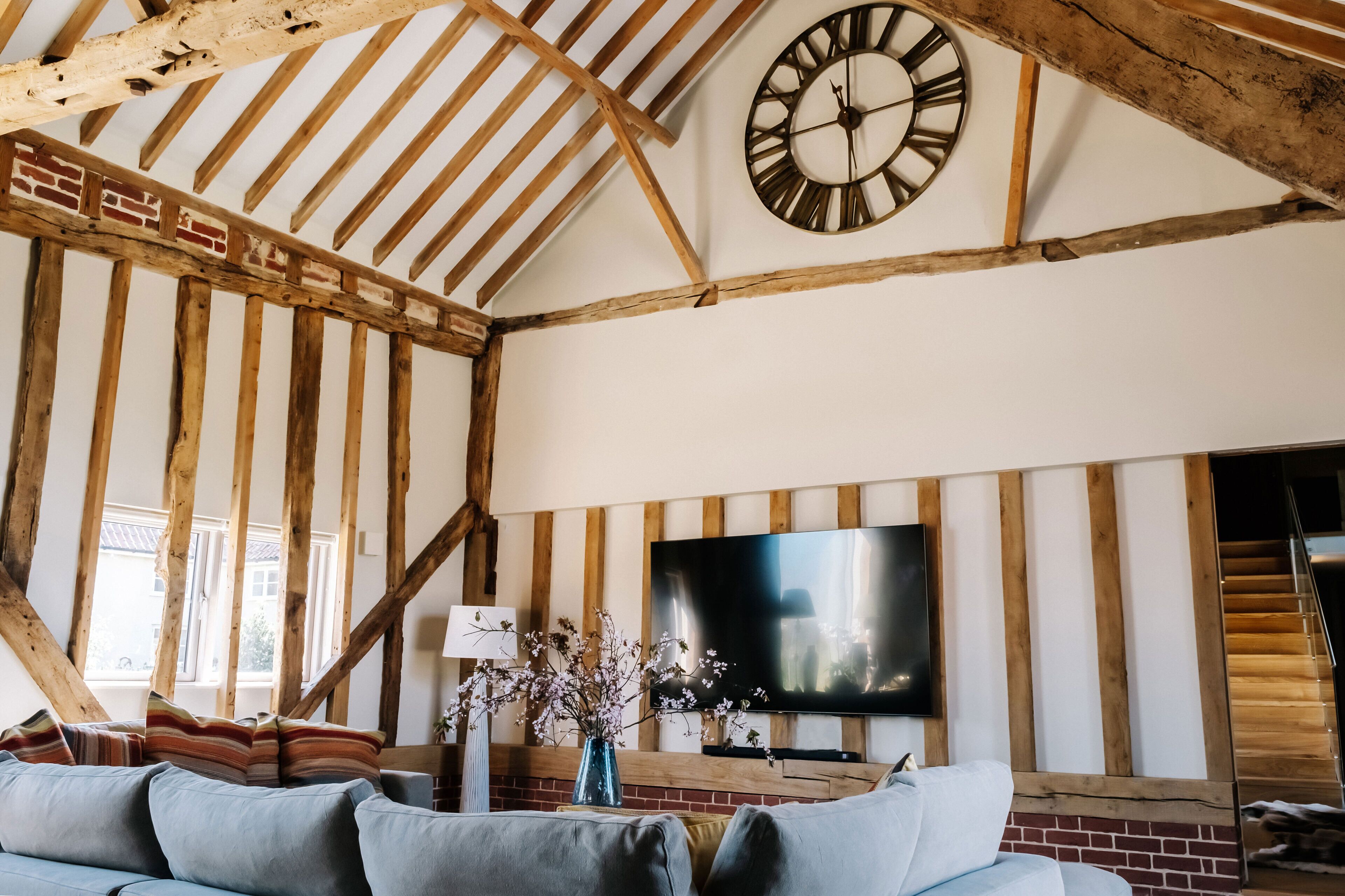 Luxury Farm Barn With Copper Top Bar And Hot Tub - Located In Rural Suffolk - ディス