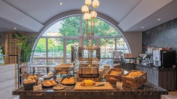 Daily buffet breakfast (EUR 13 per person)